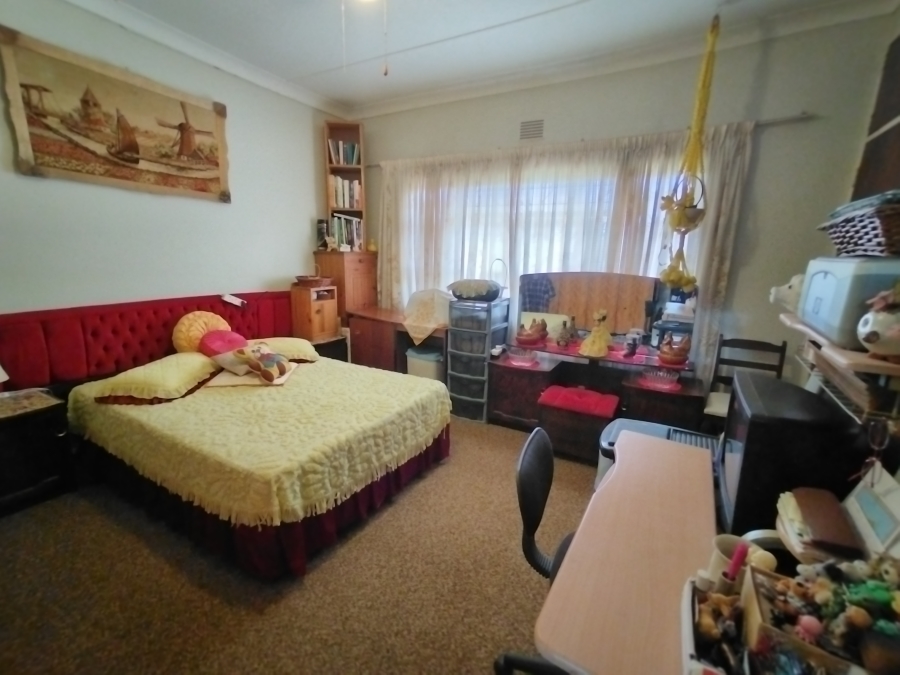 4 Bedroom Property for Sale in Warrenton Northern Cape